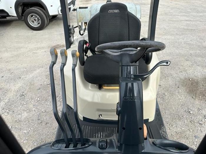 Used 2010 CROWN C-5 1000-50