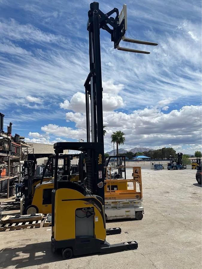 Used 2019 YALE NR045EB NARROW AISLE REACH LIFT