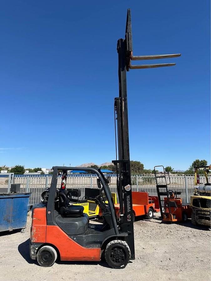 Used 2013 TOYOTA 8FGCU30 FORKLIFT