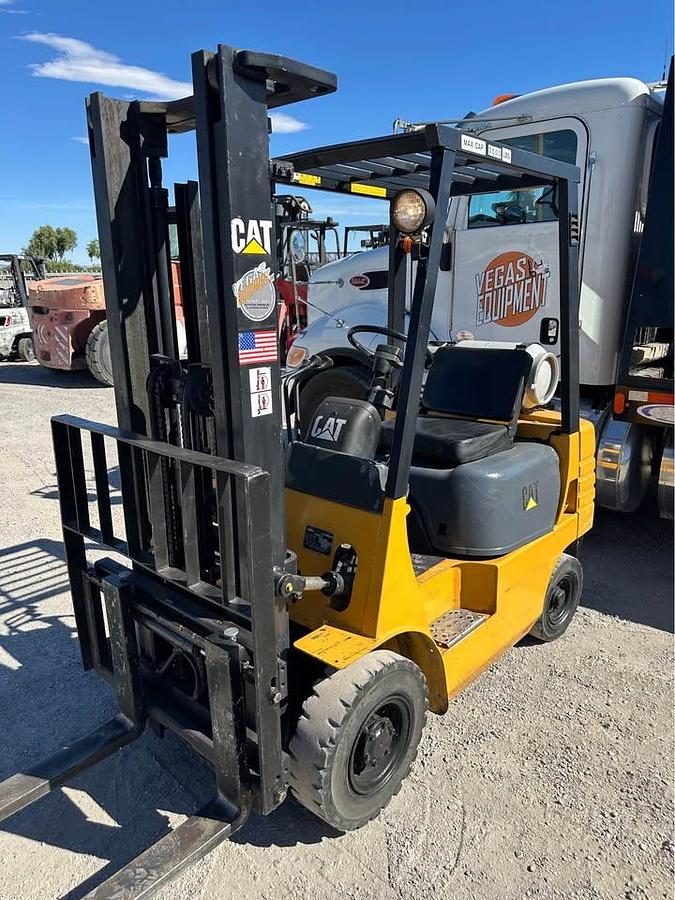Used 1995 CAT GP15 FORKLIFT