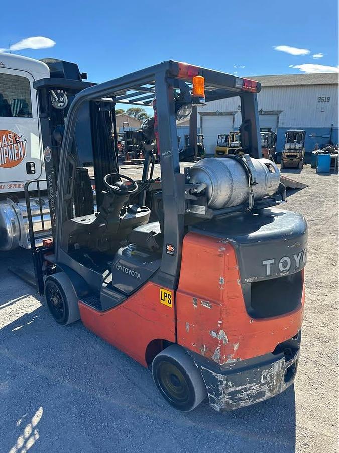 Used 2013 TOYOTA 8FGCU30 FORKLIFT
