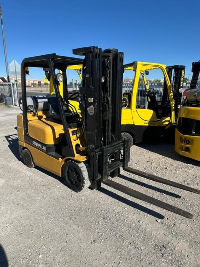 Used 1999 CAT FGC25K FORKLIFT