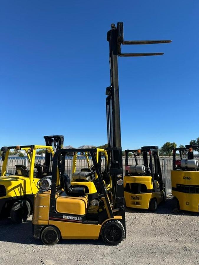 Used 1999 CAT FGC25K FORKLIFT