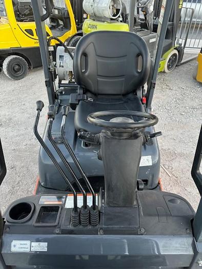 Used 2014 TOYOTA 8FGCU15 FORKLIFT