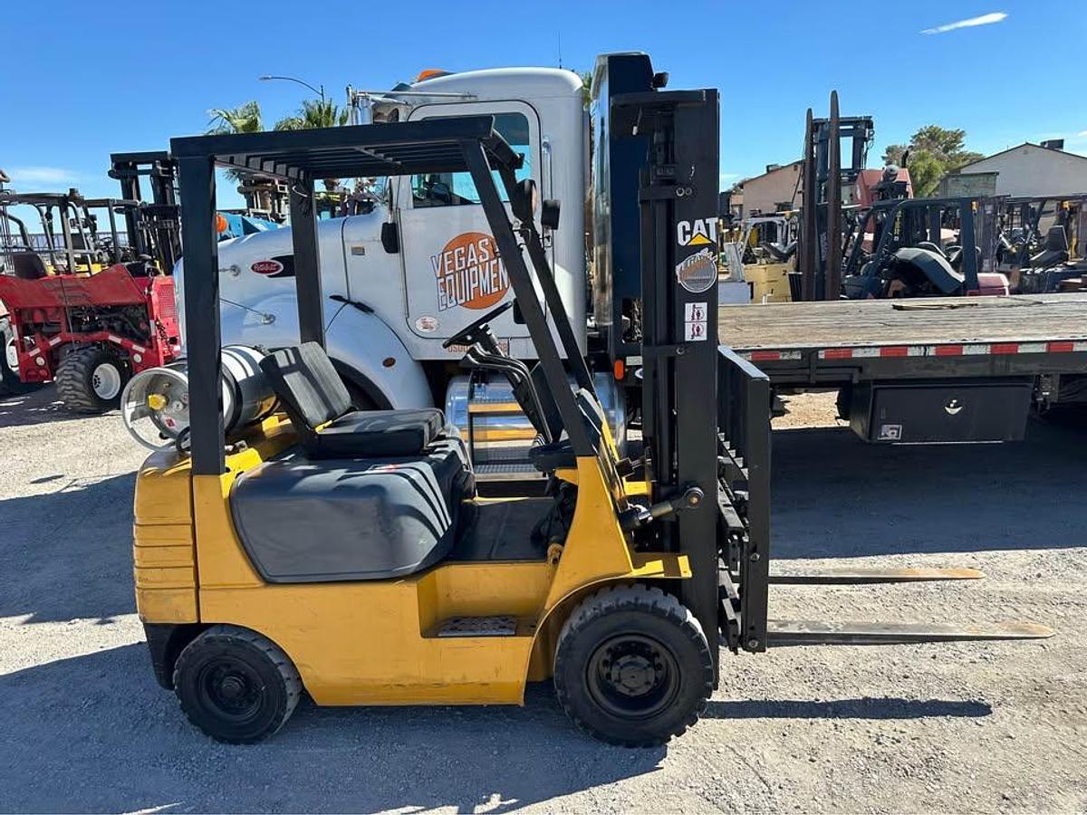 Used 1995 CAT GP15 FORKLIFT