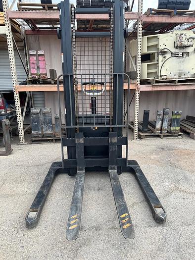 Used 2017 CROWN SX3000-30 WALKIE STACKER FORKLIFT