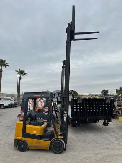 Used 2001 CAT GC25K FORKLIFT