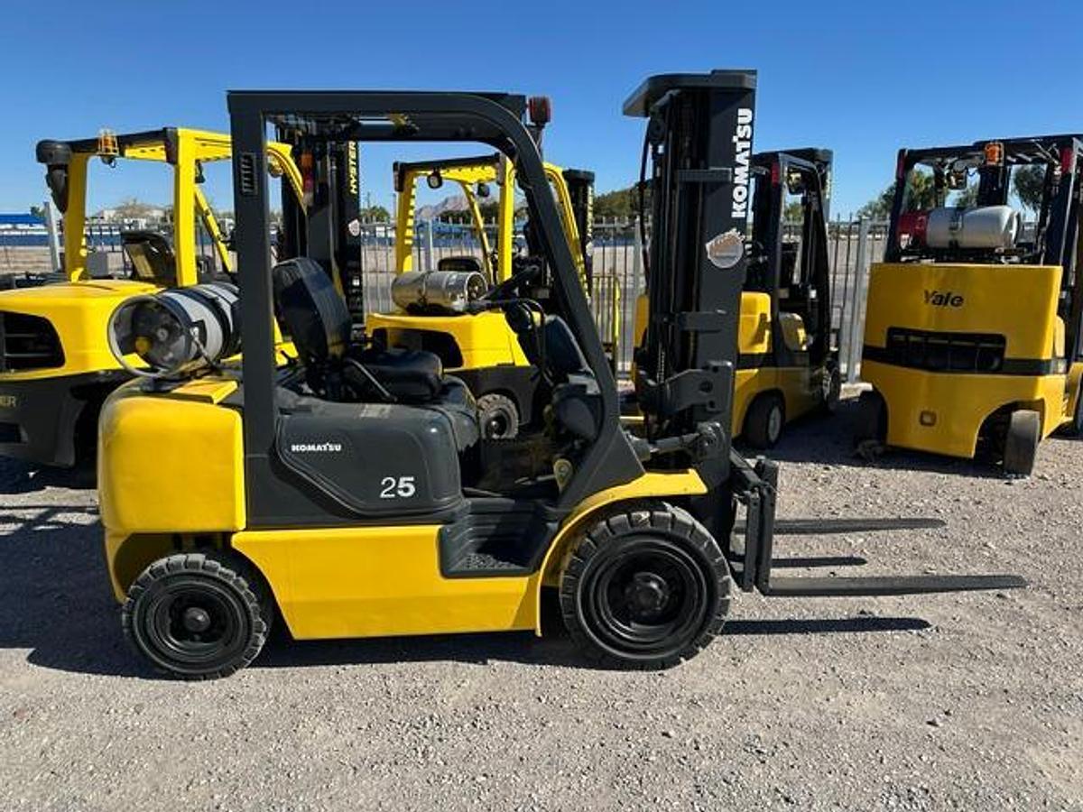 Used 2002 KOMATSU FG25HT-12 FORKLIFT