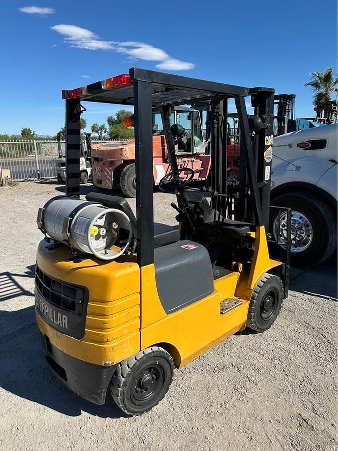Used 1995 CAT GP15 FORKLIFT