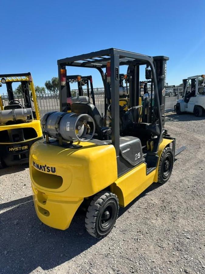 Used 2002 KOMATSU FG25HT-12 FORKLIFT