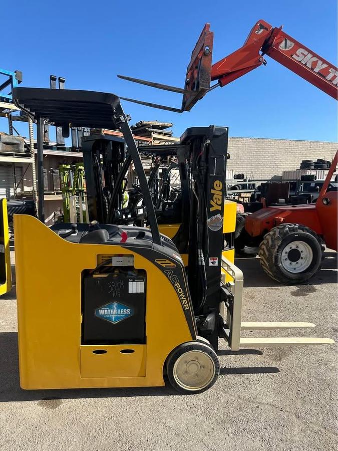 Used 2013 YALE ESC035AC DOCKER FORKLIFT