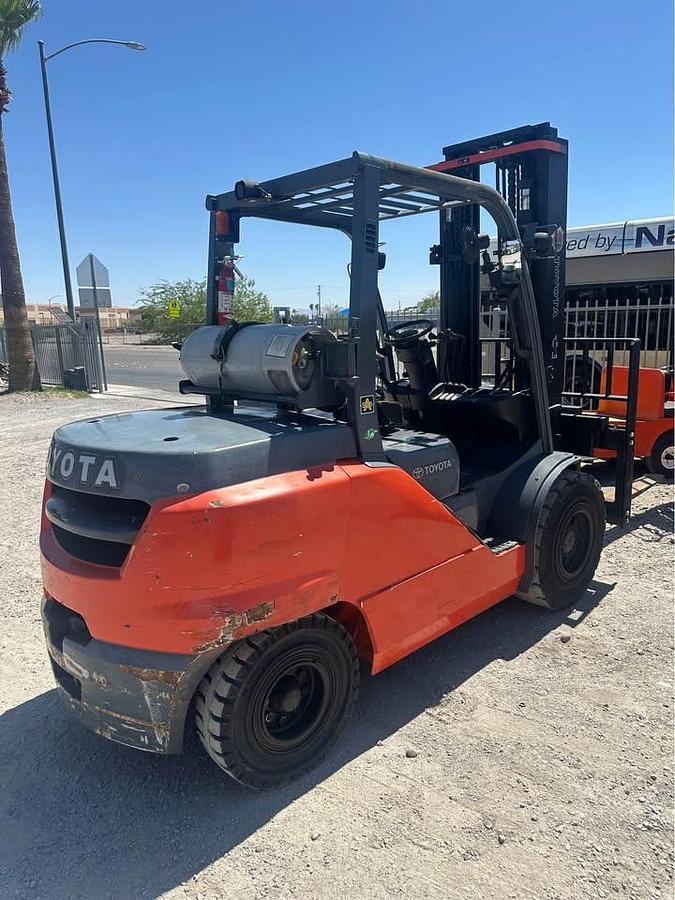 Used 2015 TOYOTA 8FG50U FORKLIFT