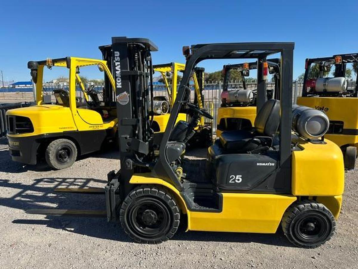 Used 2002 KOMATSU FG25HT-12 FORKLIFT