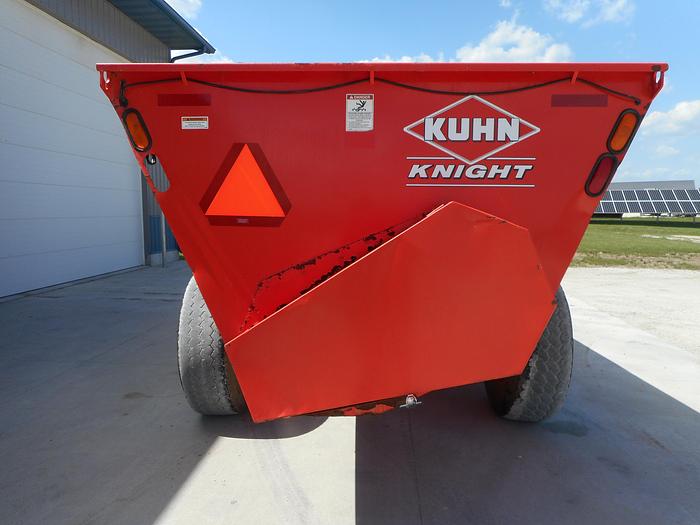 Used KUHN KNIGHT 8124