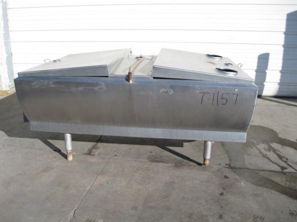 Usado 300 GALLON BULK TANK.  UNIVERSAL MODEL UL300 SERIAL UL3A4147