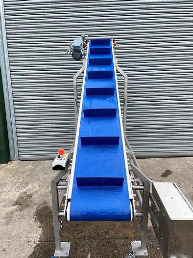 Used INCLINED CONVEYOR BELT – 2500MM X 300MM
