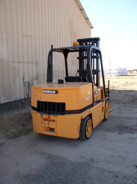 Used 15,000 lb. Caterpillar T150D Forklift; Riggers Forklift