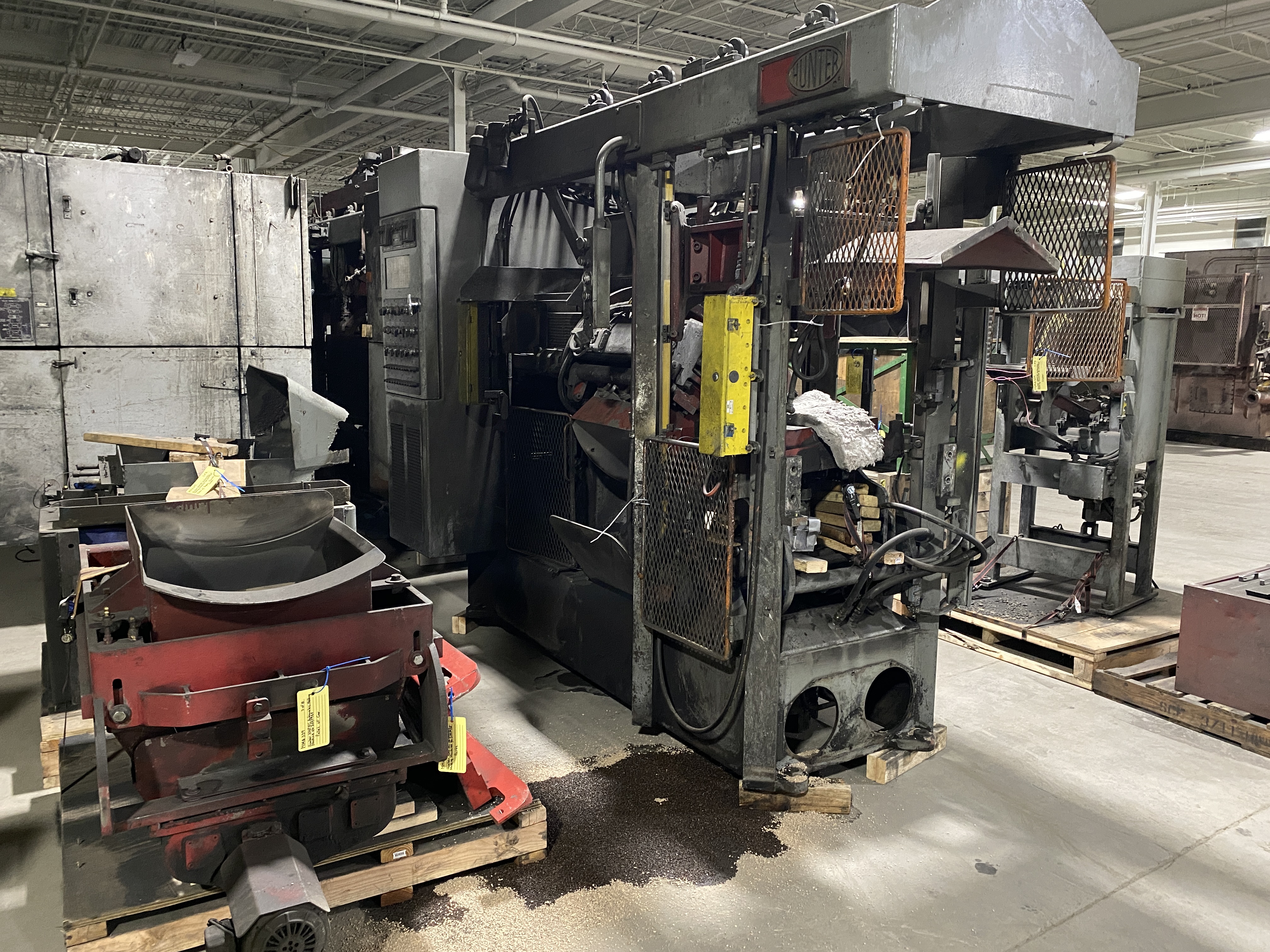 Used HUNTER HMP18C AUTOMATIC MOLDING MACHINE for Sale in Solon, Ohio