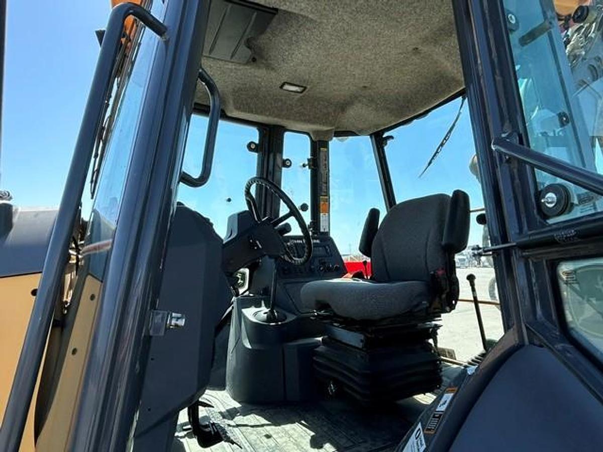 Used 2020 JOHN DEERE 410L BACKHOE