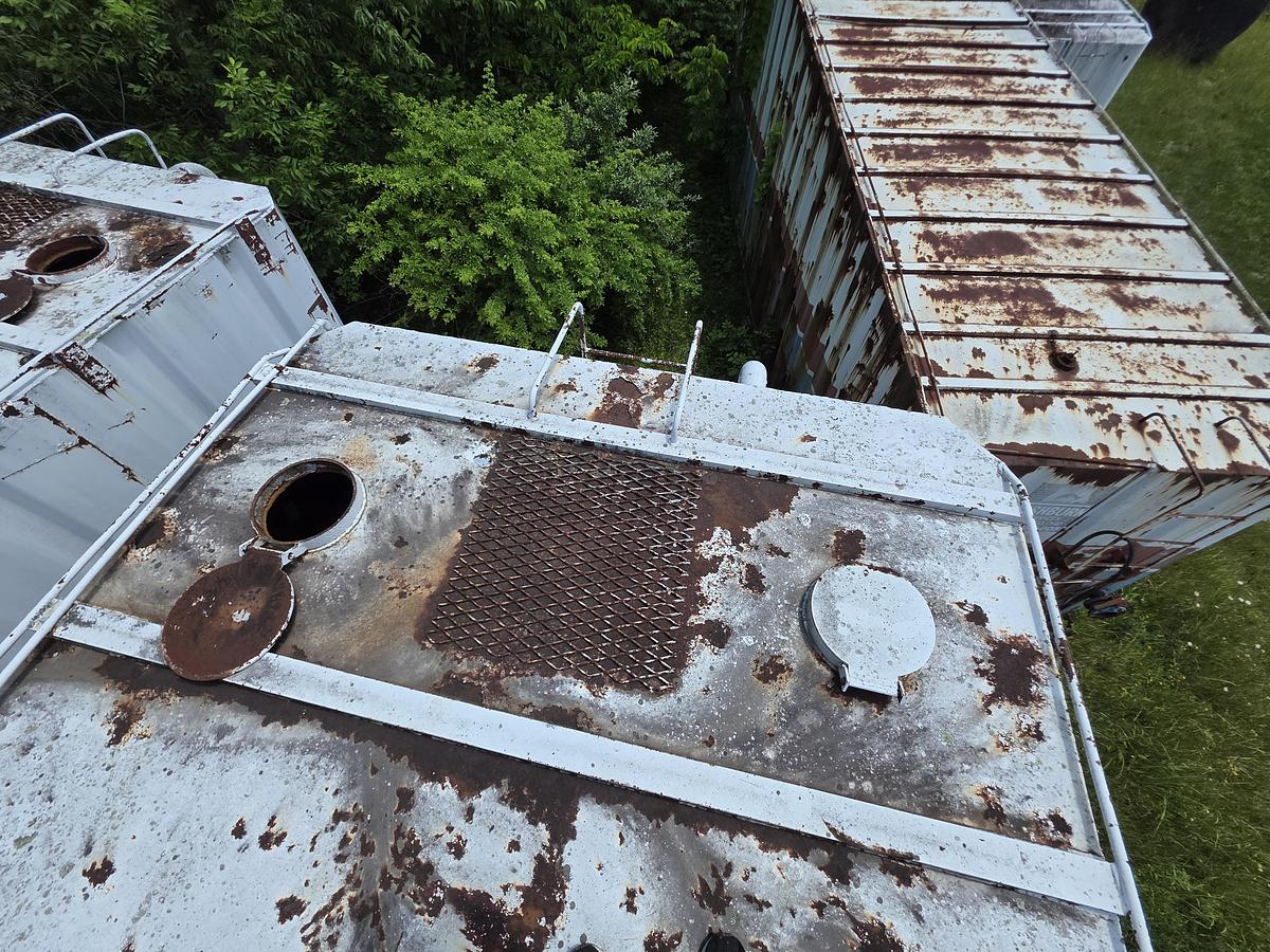 Used Valmont Frac Tanks