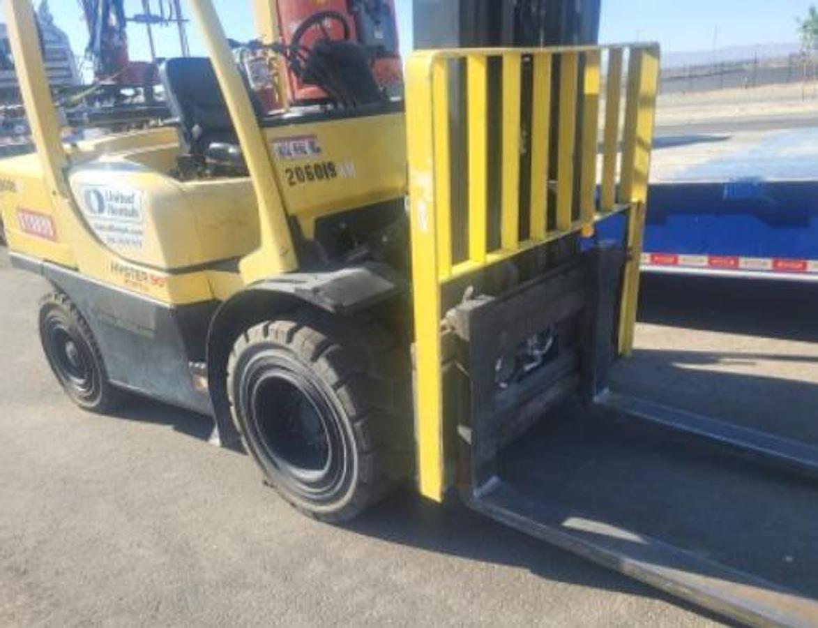 Used Hyster 9K warehouse forklift