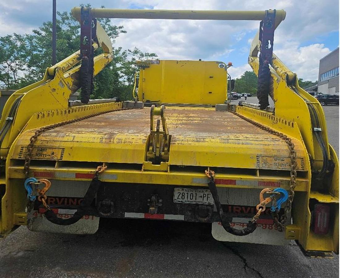 Used 2020 Autocar ACX64 Skip Loader