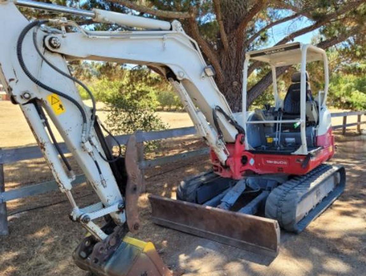 Used TAKEUCHI TB260 MINI EXCAVATOR