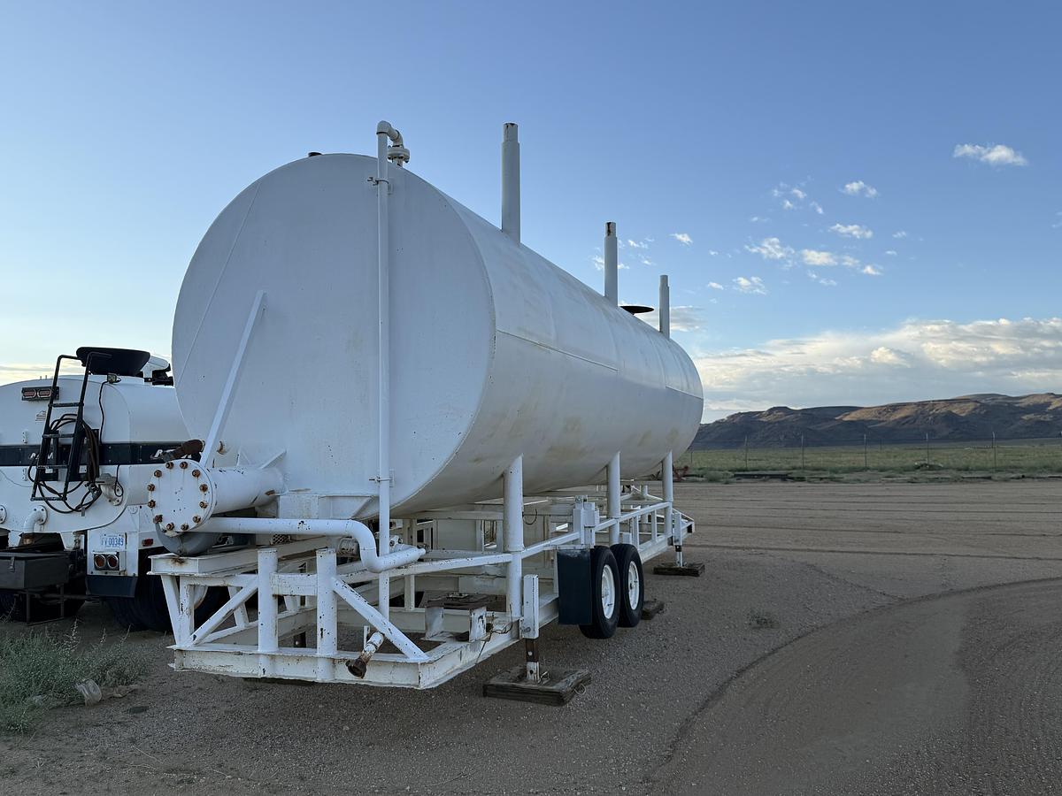 Used Hopper 102' X 260,000 #