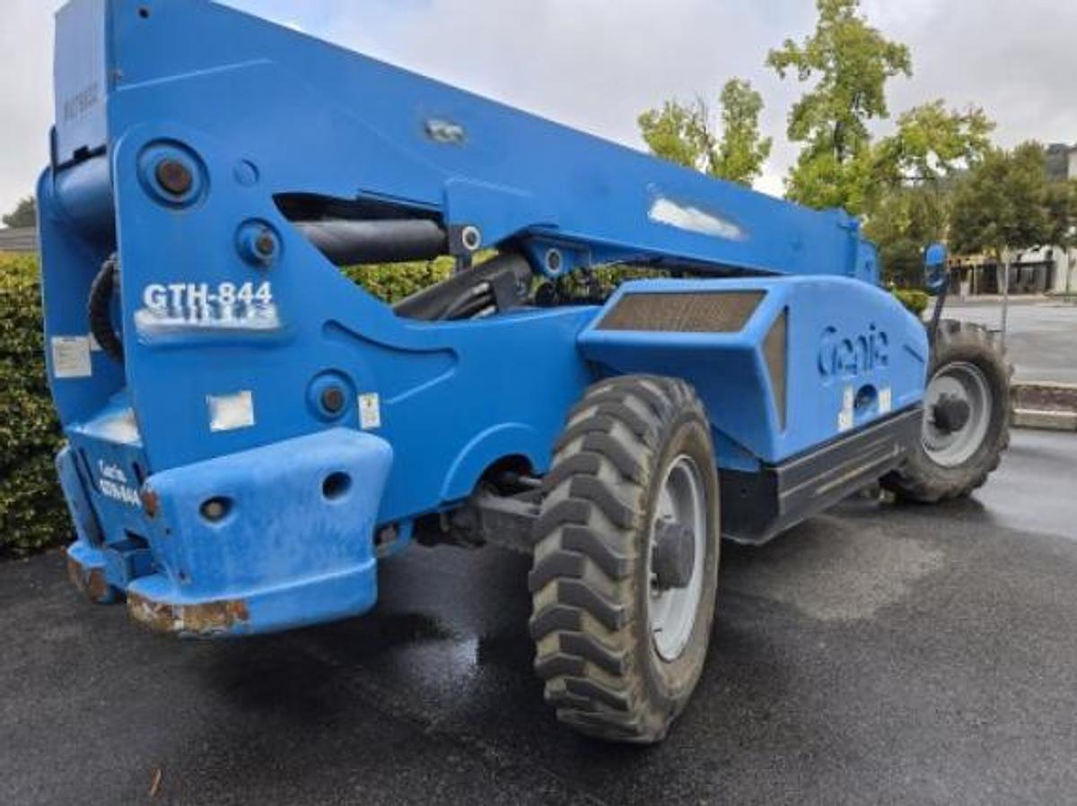 Used 2014 Genie GTH-844