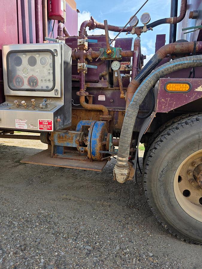 Used 1999 Kenworth T800 Hot Oiler Truck