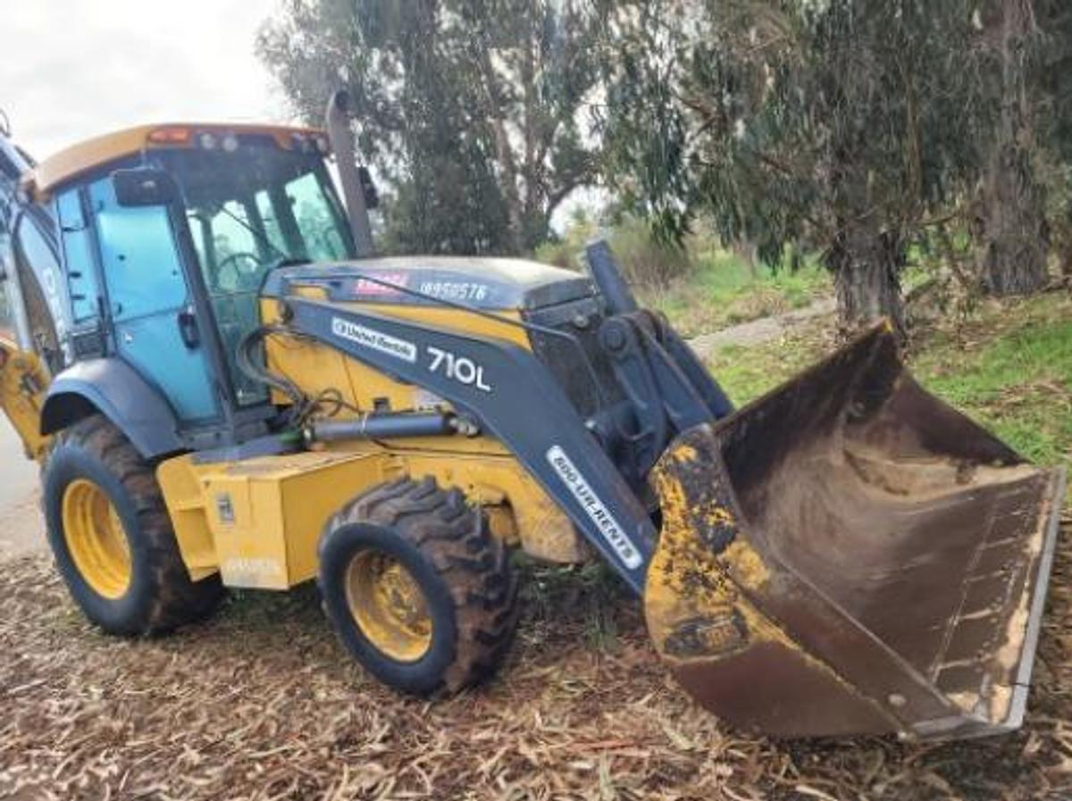 Used John Deere 710L Backhoe