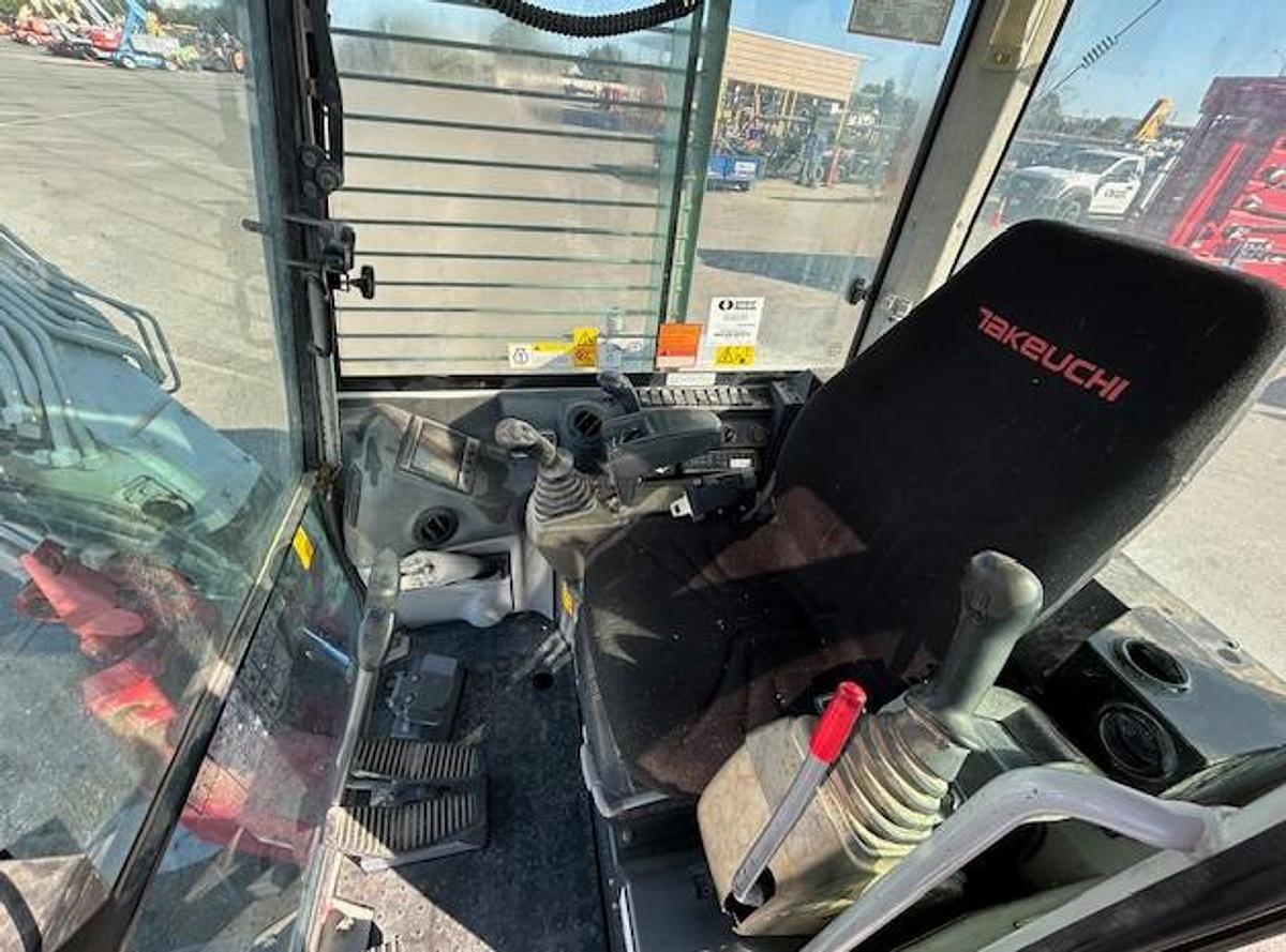 Used 2018 TAKEUCHI TB280FR