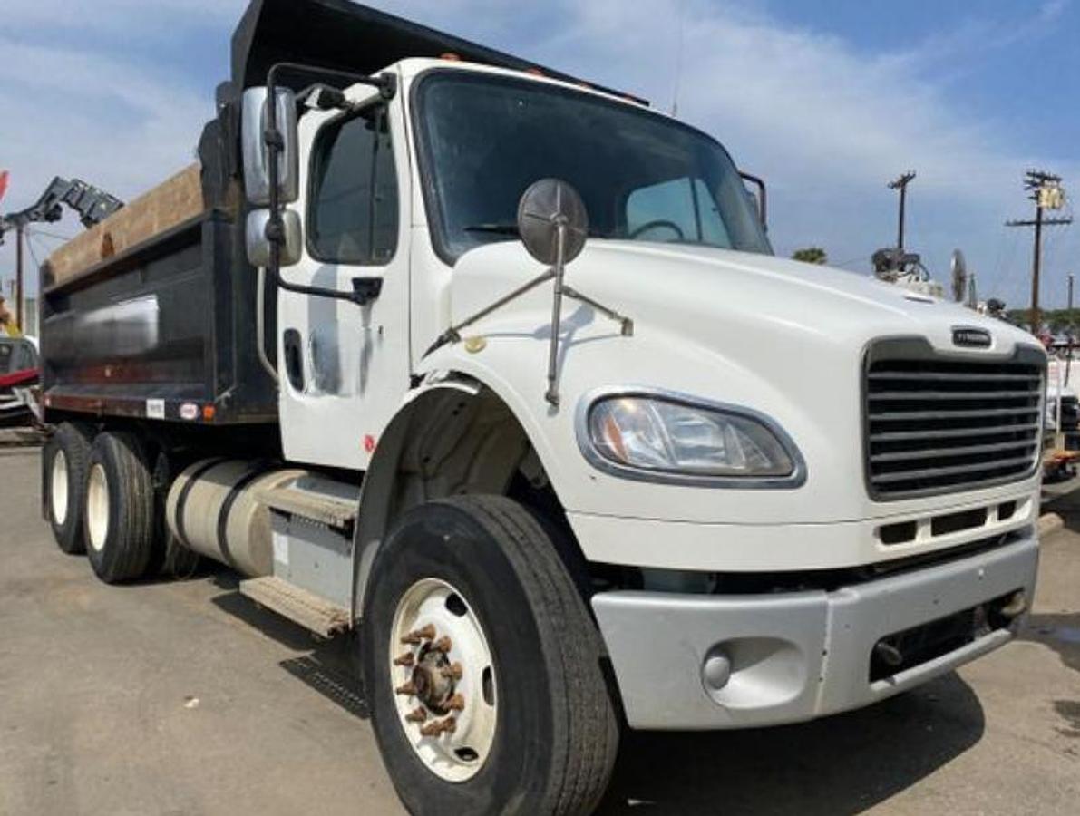 Used 2020 Freightliner 10 - 14 yard dump truck