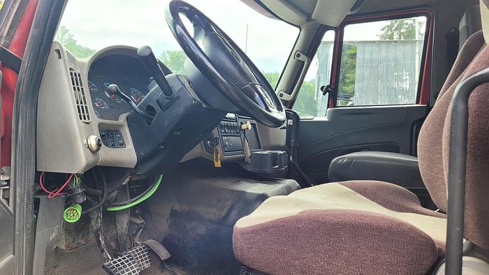 Used 2011 VOLVO Water Truck