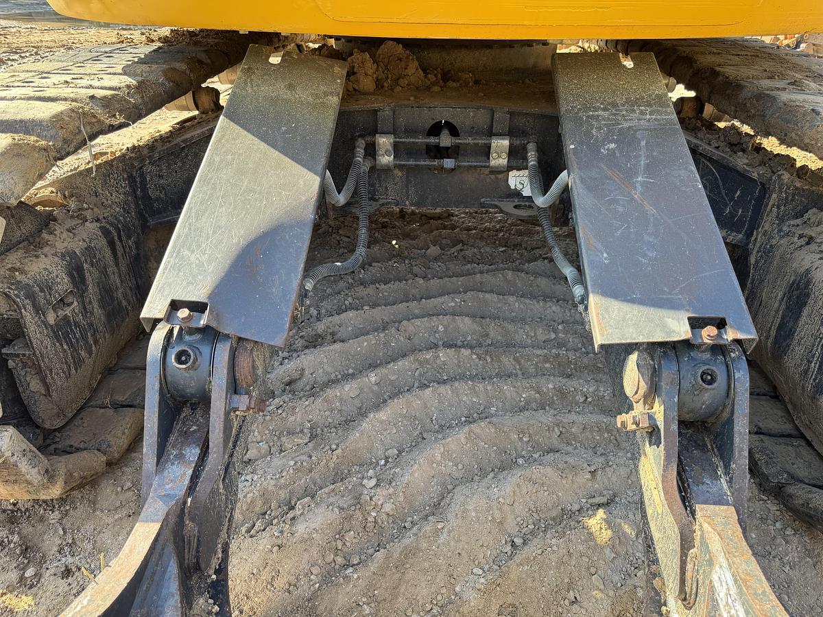 Used 2022 KOMATSU PC138-11