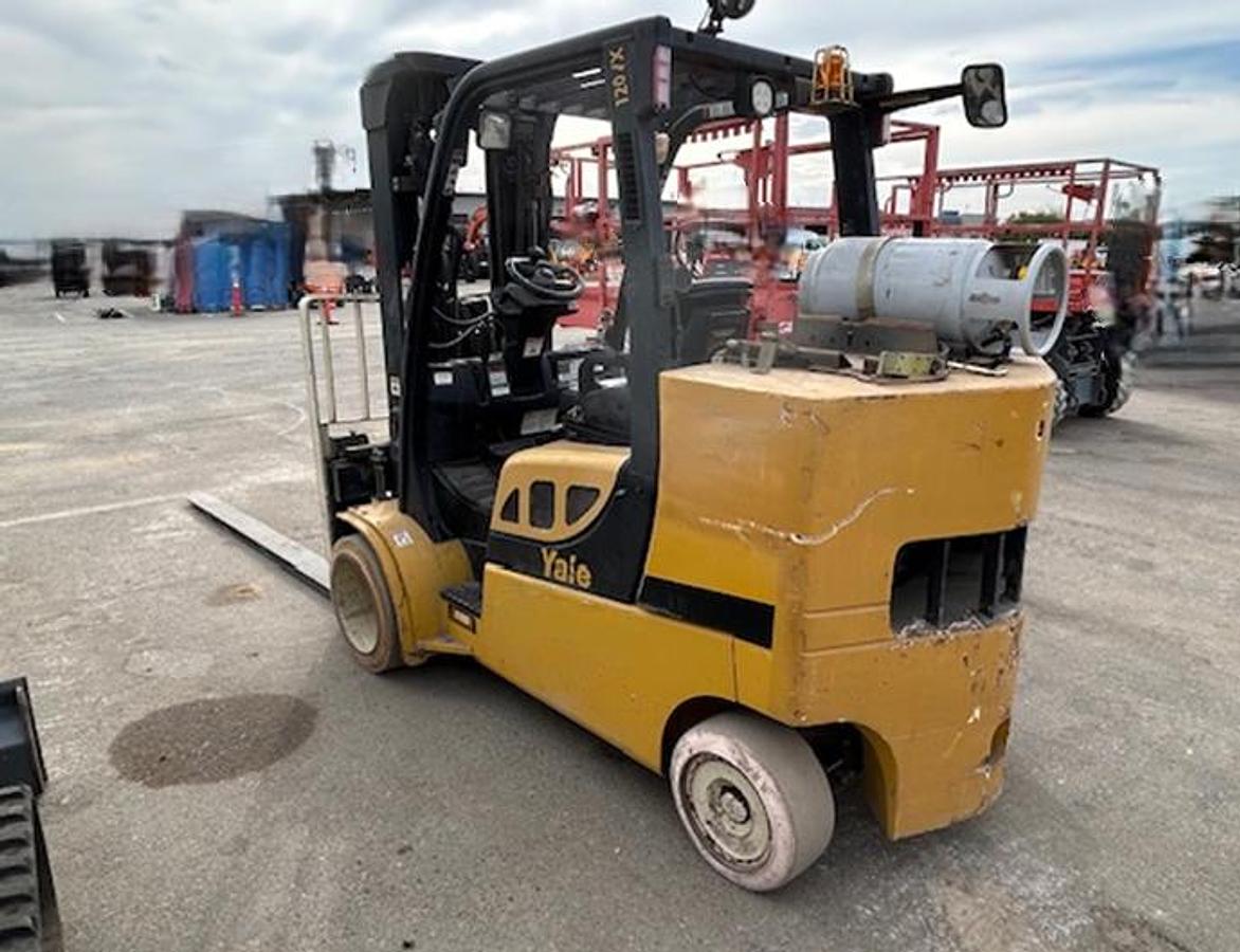 Used Toyota 8,000 Lbs warehouse forklift