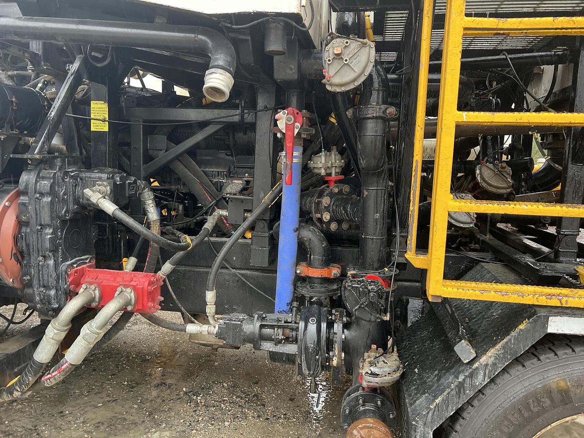 Used 2014 Peterbilt Bodyload Cement Double Pumper