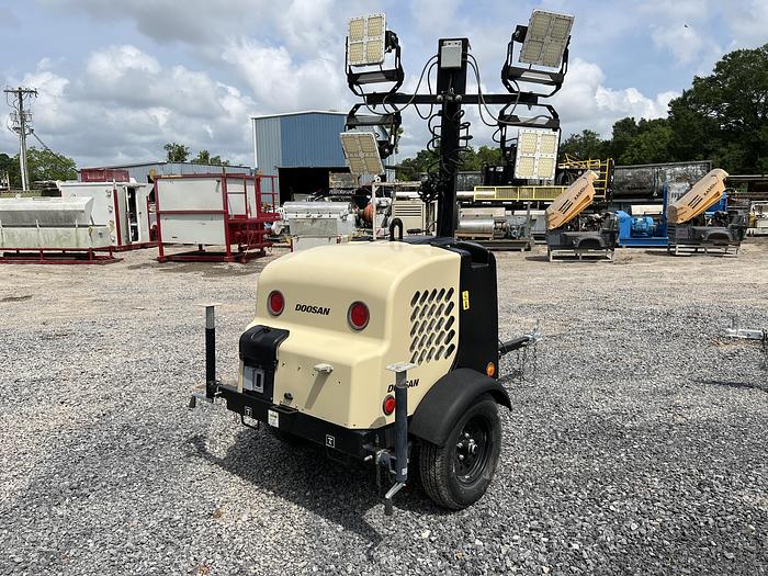 Used 2020 DOOSAN Light Tower