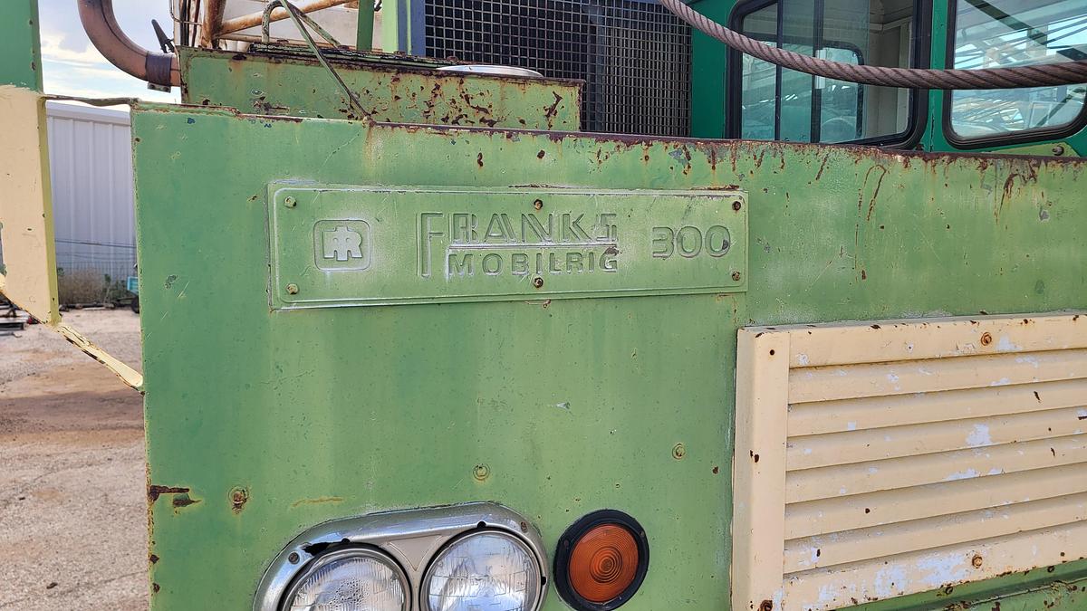 Used 1980 Franks 300 Workover Rig