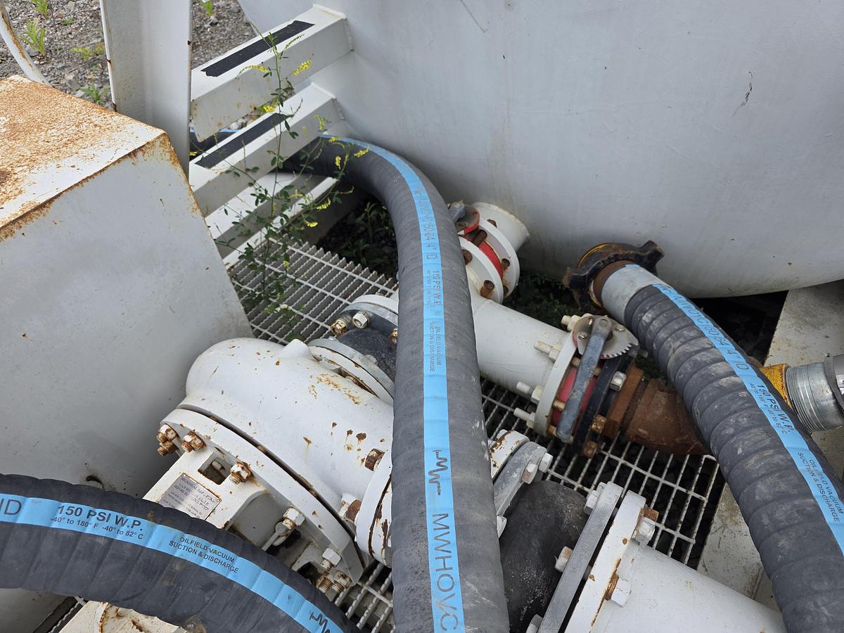 Used Baker Hughes 200 BBL Mix Plant