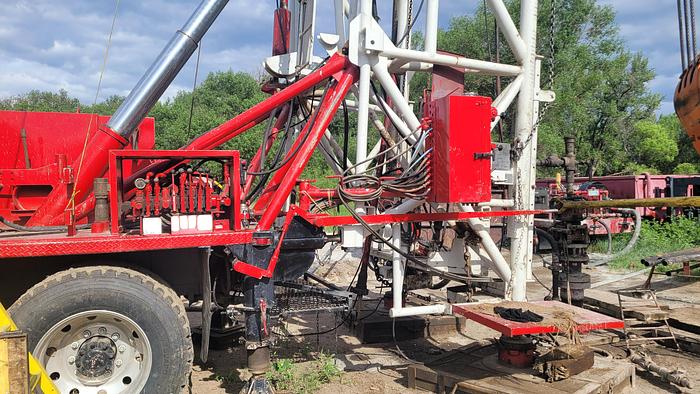 Used Franks 400 Workover Rig