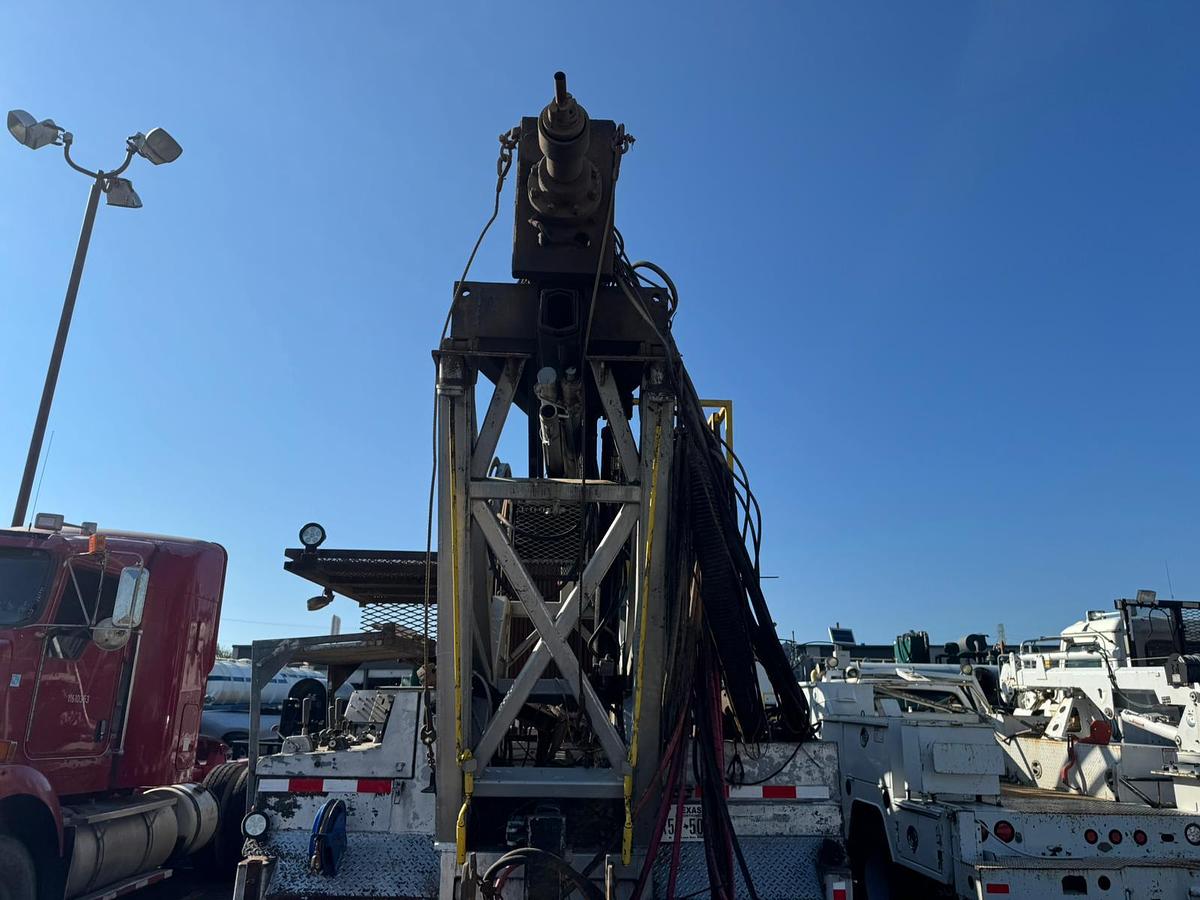 Used Caterpillar Bodyload Coiled Tubing Unit