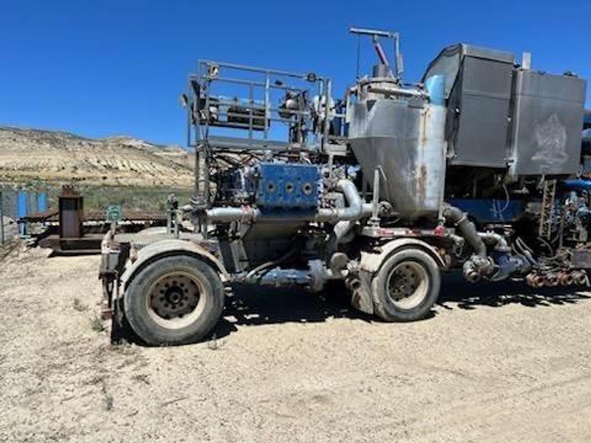 Used 2014 Peterbilt Bodyload Cement Double Pumper