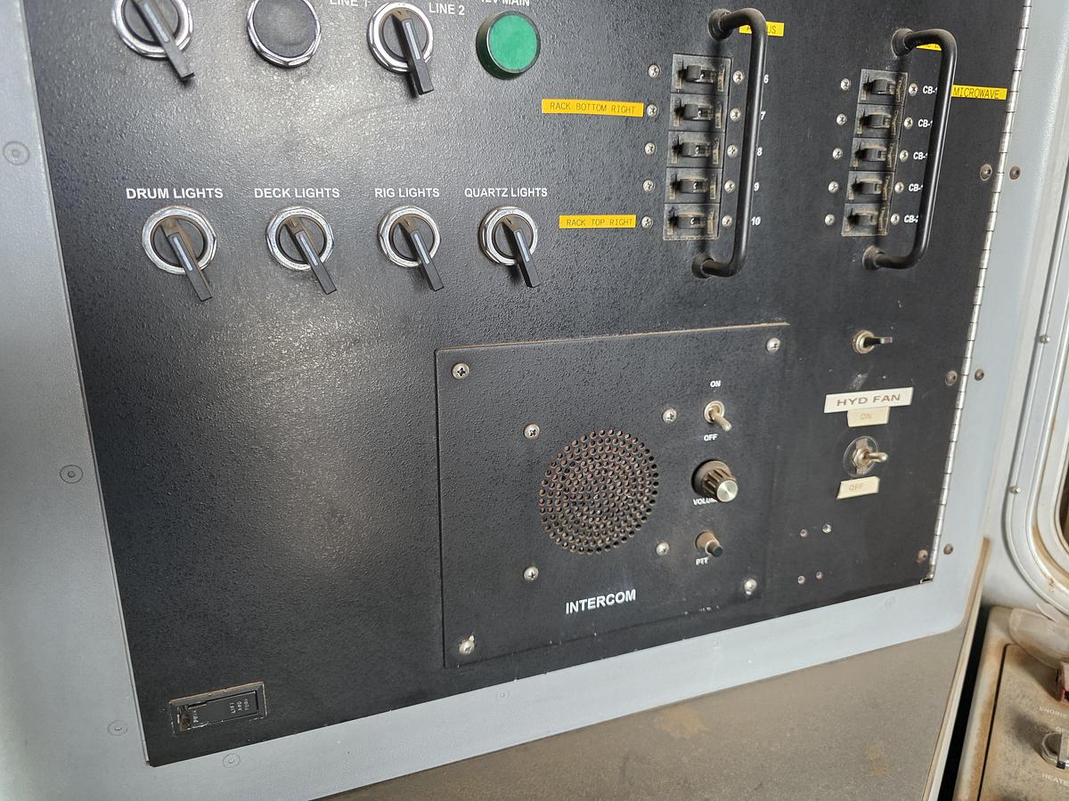 Used 2010 Peterbilt 340 Wireline Truck