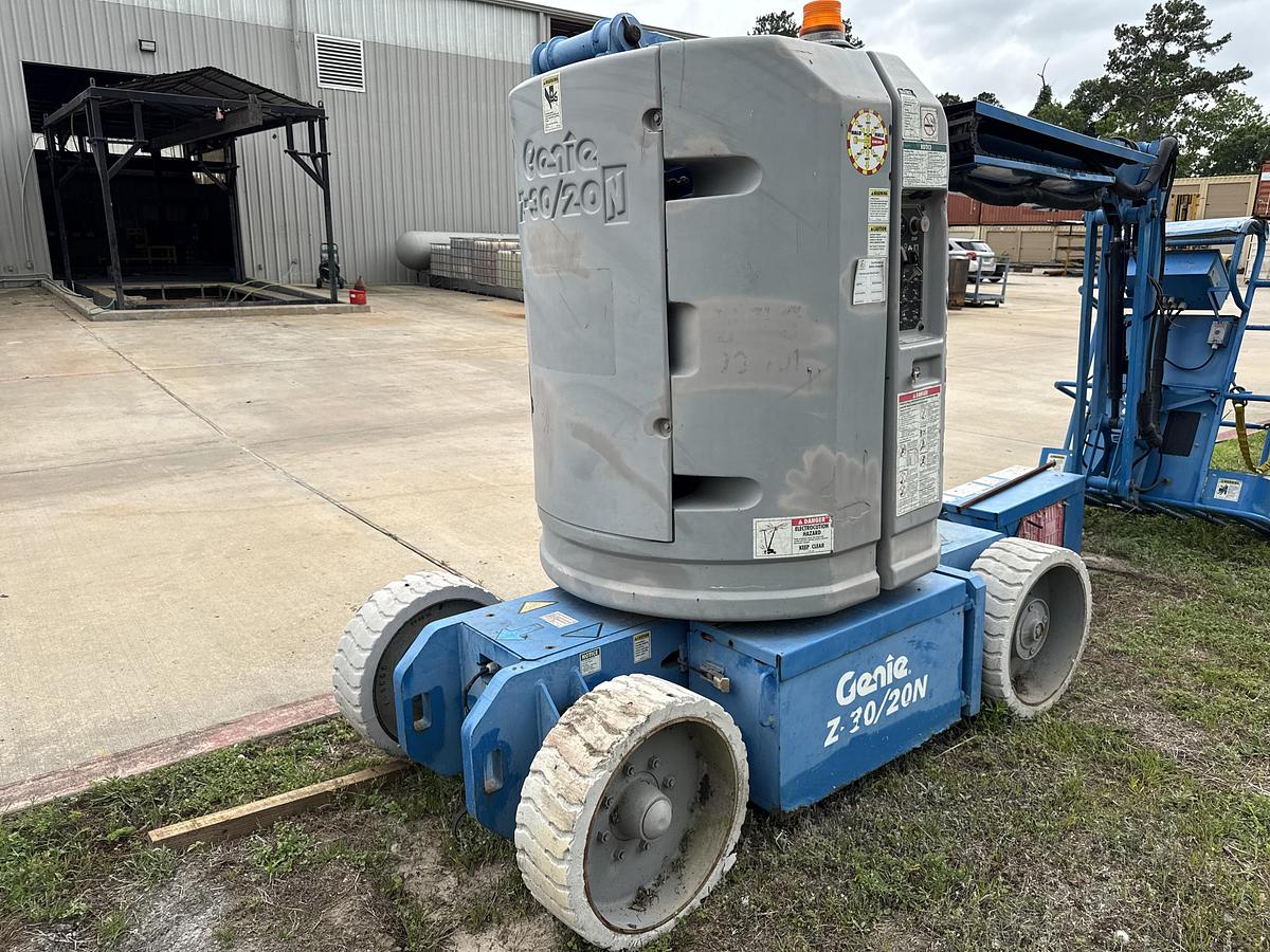Used 2000 Genie Industries Z-30/20N