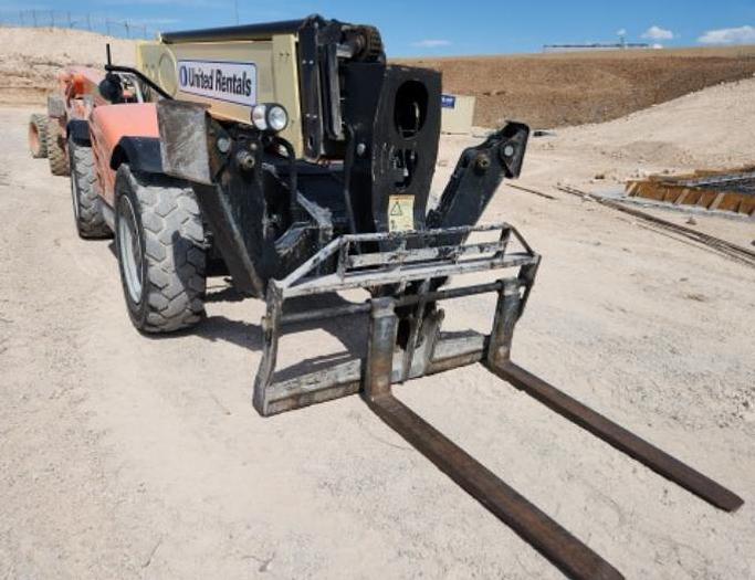 Used Reach lift 12,000 Lbs