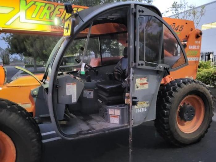 Used Reach lift 10,000 Lbs XTREME 10K