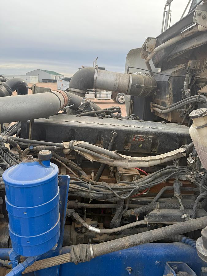 Used 2006 Kenworth T800B Sleeper Truck