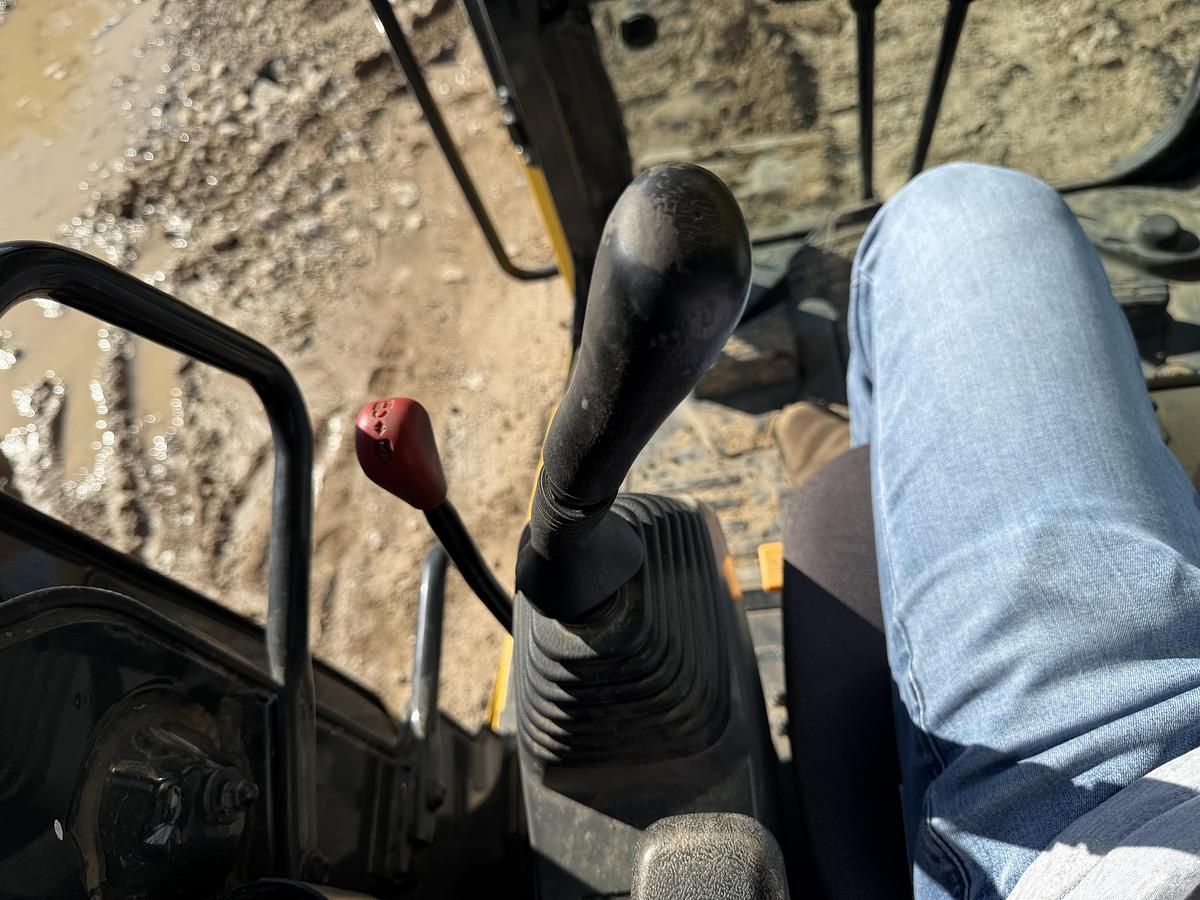 Used 2022 KOMATSU PC138-11