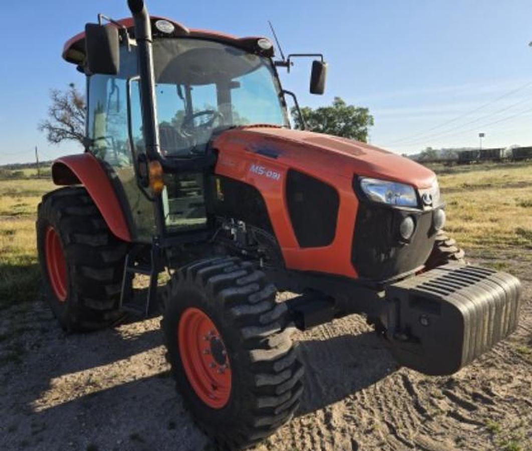 Used 2023 KUBOTA M5-091HDC12